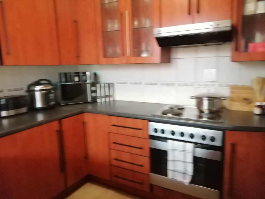 2 Bedroom Property for Sale in Tlhabane West North West